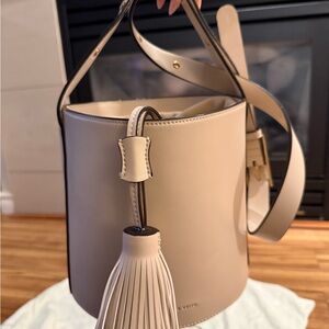 BNWT Charles & Keith Elegant Cream Bucket Bag w Tassel